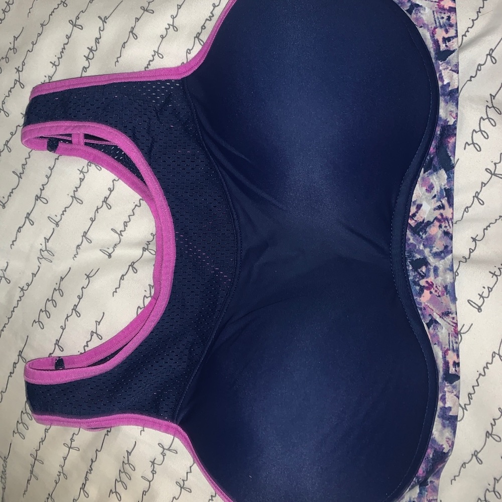 Sports bra